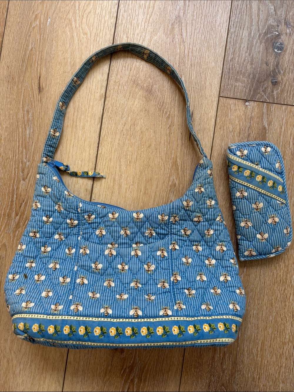 VERA BRADLEY BEES Retired Handbag Shoulder Bag & Eyeglasses Holder